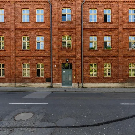 Park Zrodliska White & Brick By Bookinghost